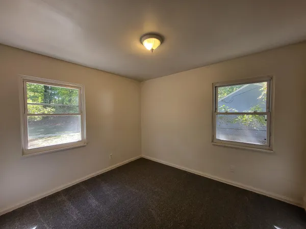 $180,000 | 21145 Frazer Avenue, Southfield, MI 48075