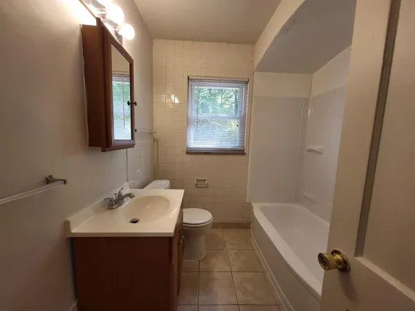 $180,000 | 21145 Frazer Avenue, Southfield, MI 48075