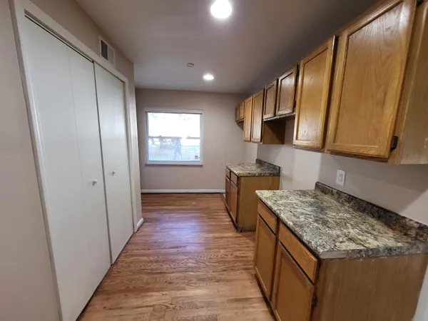 $180,000 | 21145 Frazer Avenue, Southfield, MI 48075