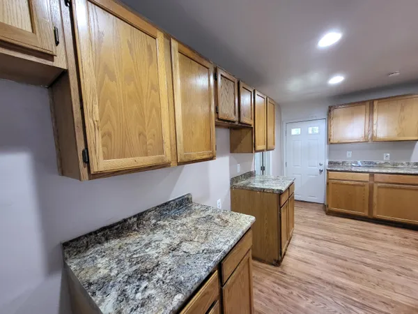 $180,000 | 21145 Frazer Avenue, Southfield, MI 48075