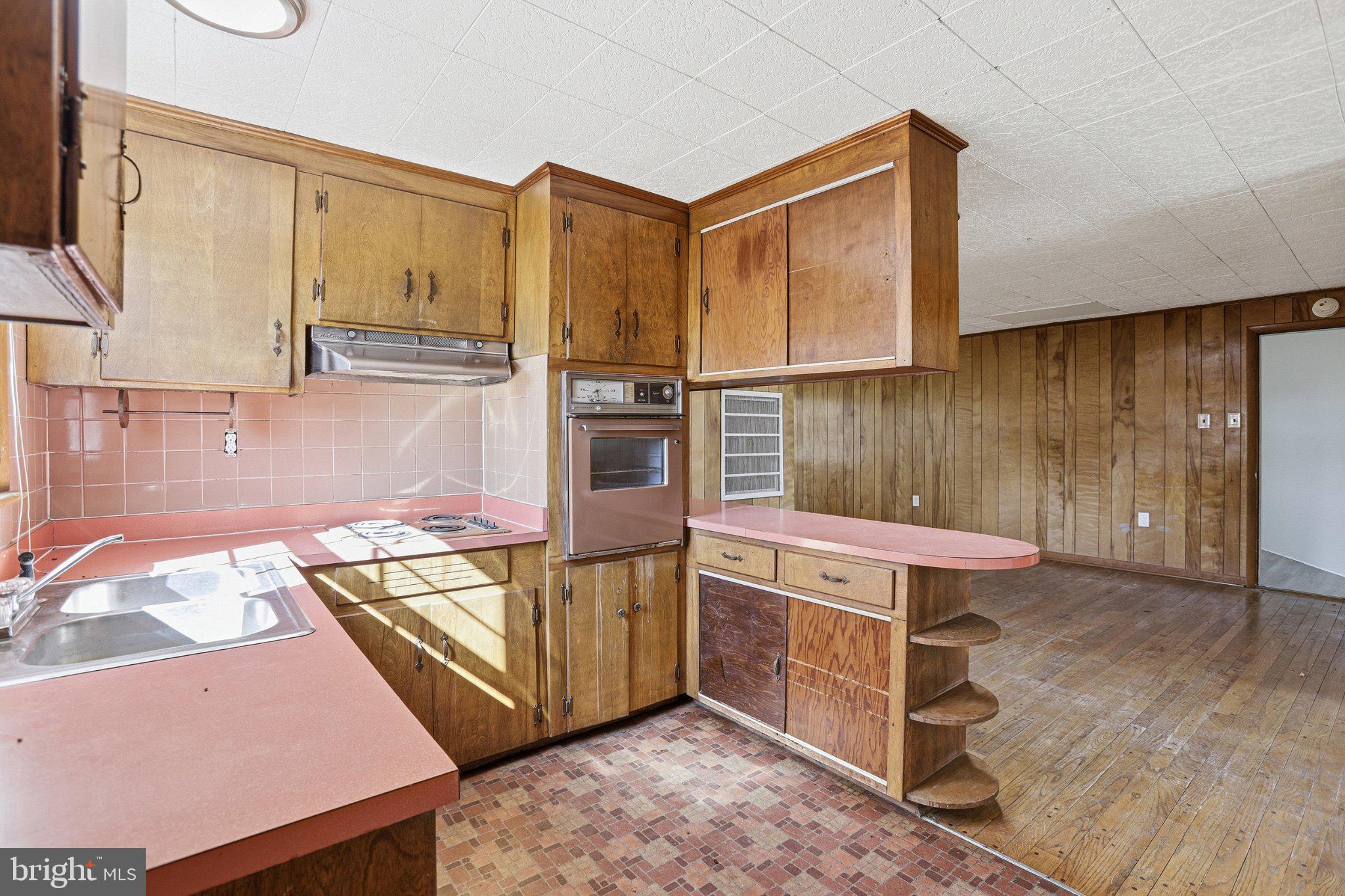 20287 Ridge Road Colonial Beach, VA 22443 - Photo 12 of 21 Charming vintage kitchen awaits revival.