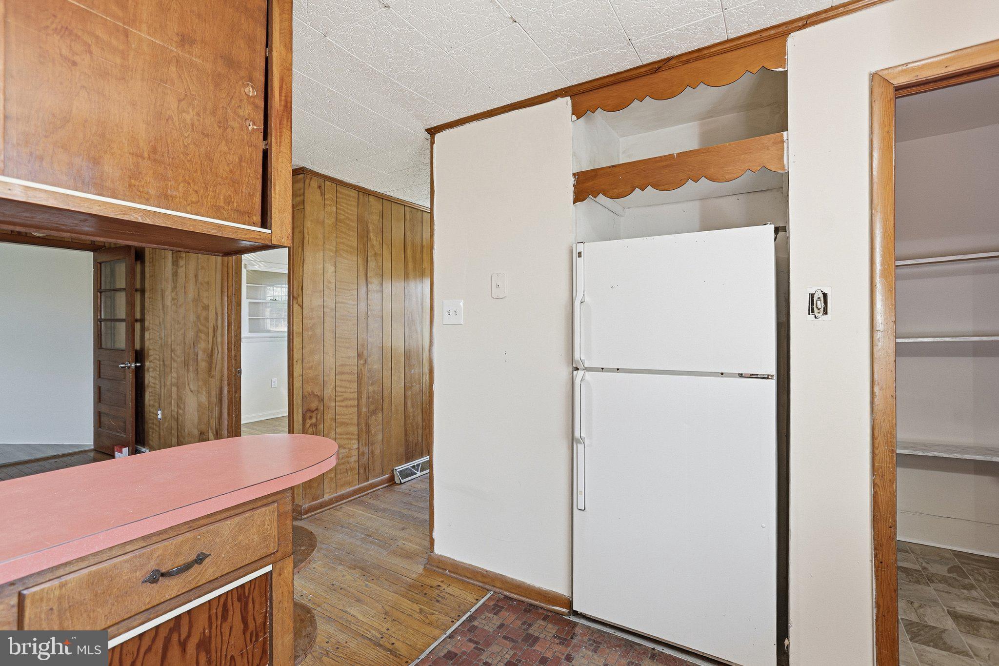 20287 Ridge Road Colonial Beach, VA 22443 - Photo 14 of 21 Cozy kitchen with vintage charm.