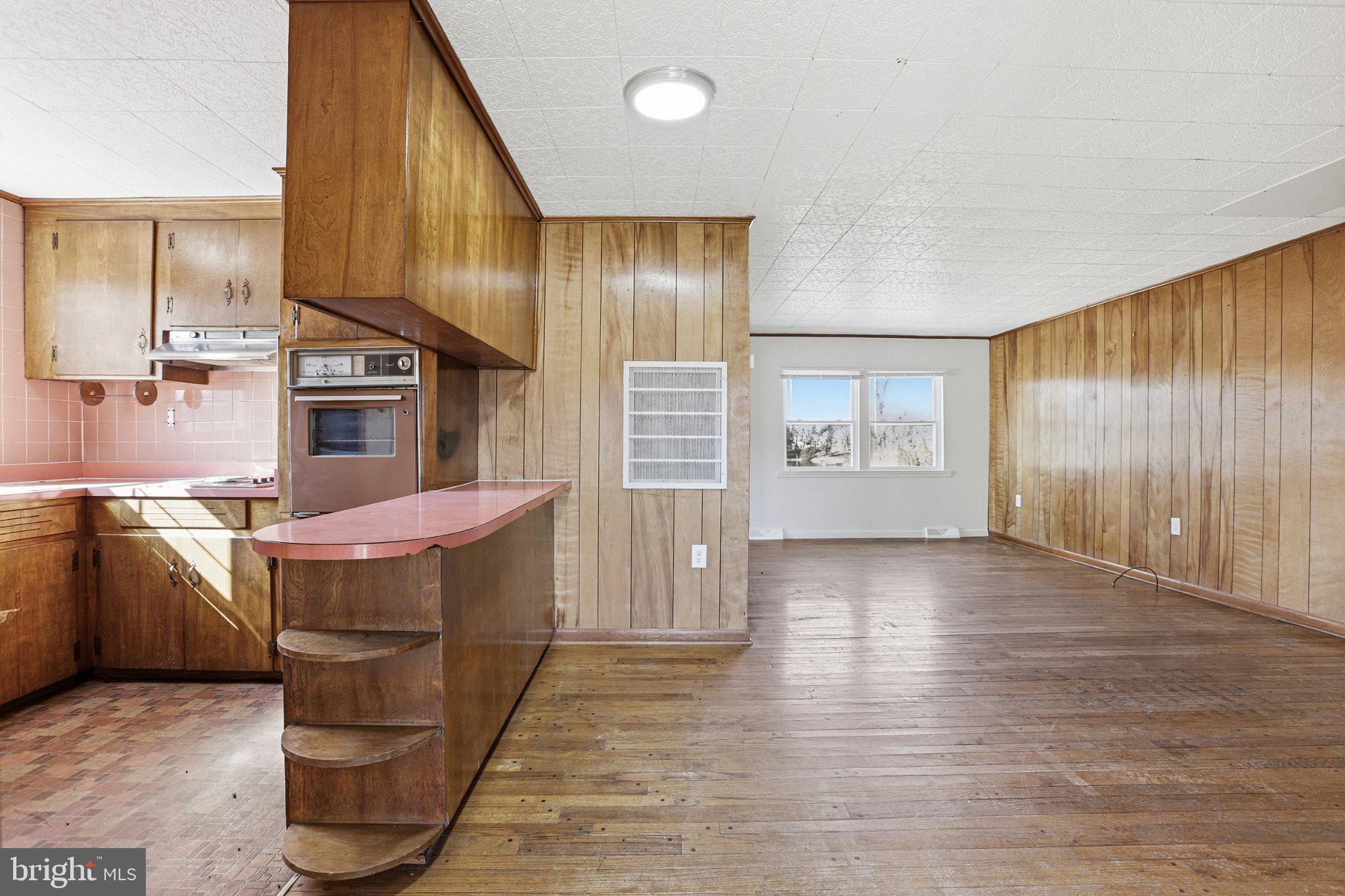 20287 Ridge Road Colonial Beach, VA 22443 - Photo 7 of 21 Spacious vintage charm awaits you!