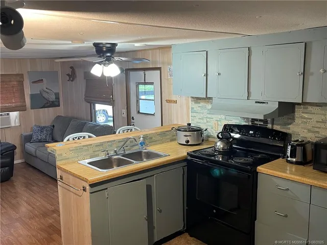 $65,000 | 5400 Southeast Jack Avenue, Unit N20, Stuart, FL 34997