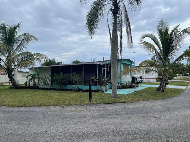 $65,000 | 5400 Southeast Jack Avenue, Unit N20, Stuart, FL 34997