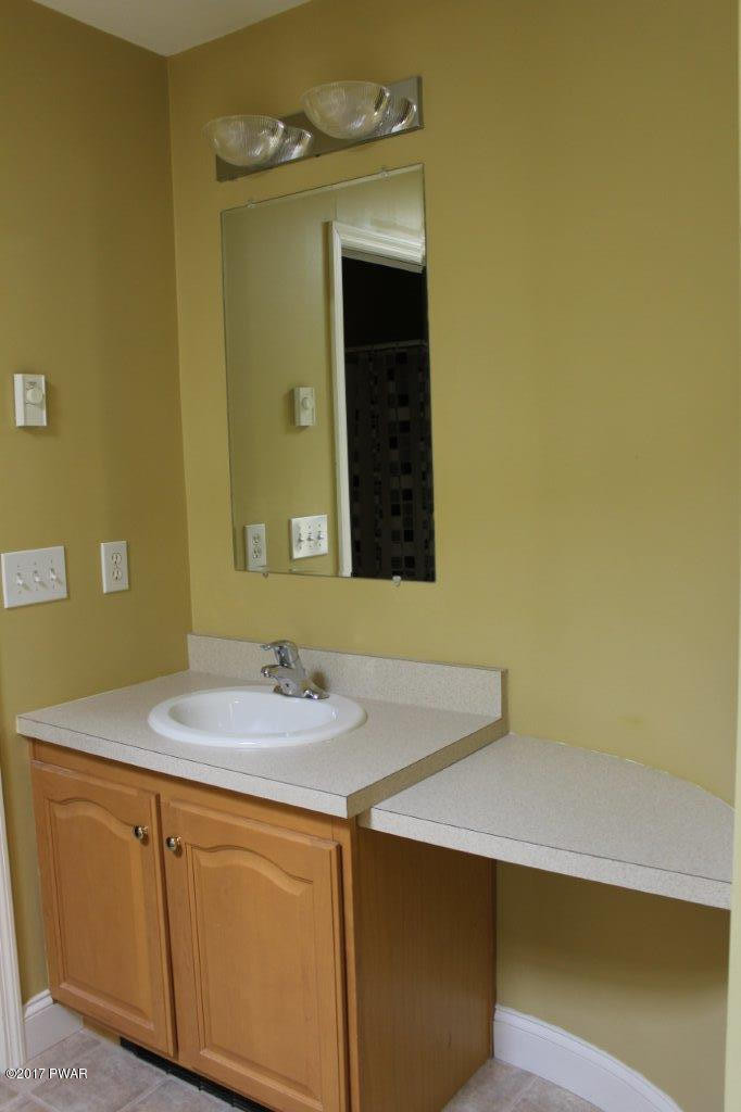 129 Oak Hill Road Hawley, PA 18428 - Photo 14 of 33