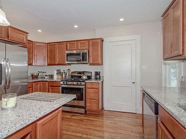 59 Barbara Road, Unit 59 Waltham, MA 02453 - Photo 4 of 12 Gallery Image 4
