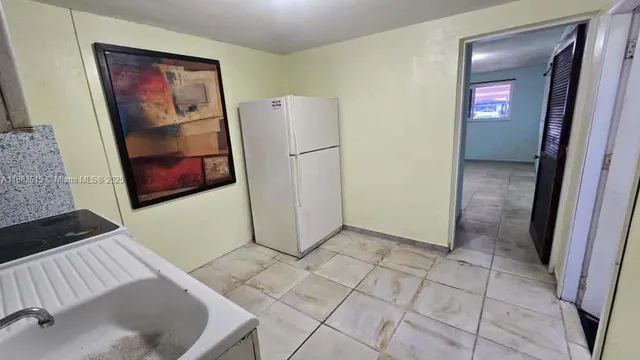 a view of a pathway of a house