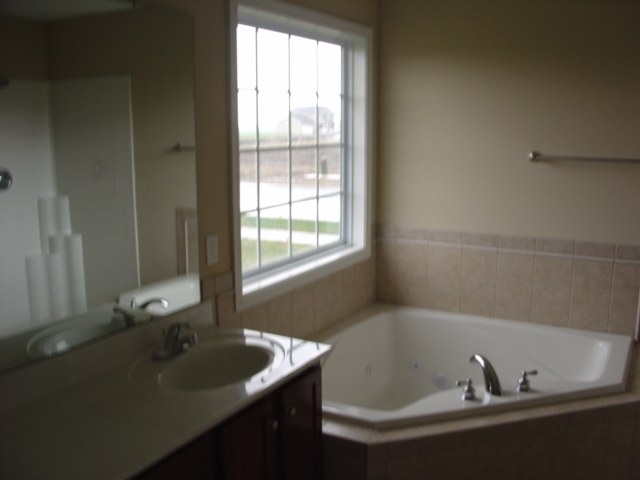 1208 West Cloverdale Road Chillicothe, IL 61523 - Photo 5 of 9 Gallery Image 5