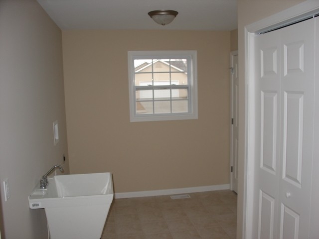 1208 West Cloverdale Road Chillicothe, IL 61523 - Photo 8 of 9 Gallery Image 8