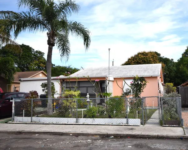 $395,000 | 910 North C Street, Lake Worth Beach, FL 33460