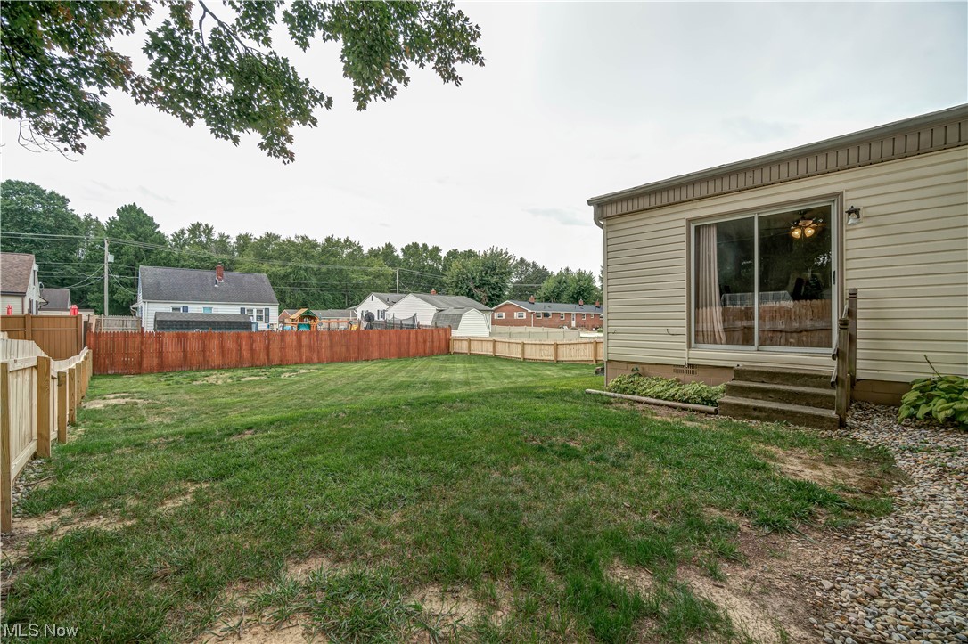 4932 Arbor Road Southwest Canton, OH 44710 - Photo 29 of 31 View of fences rear yard