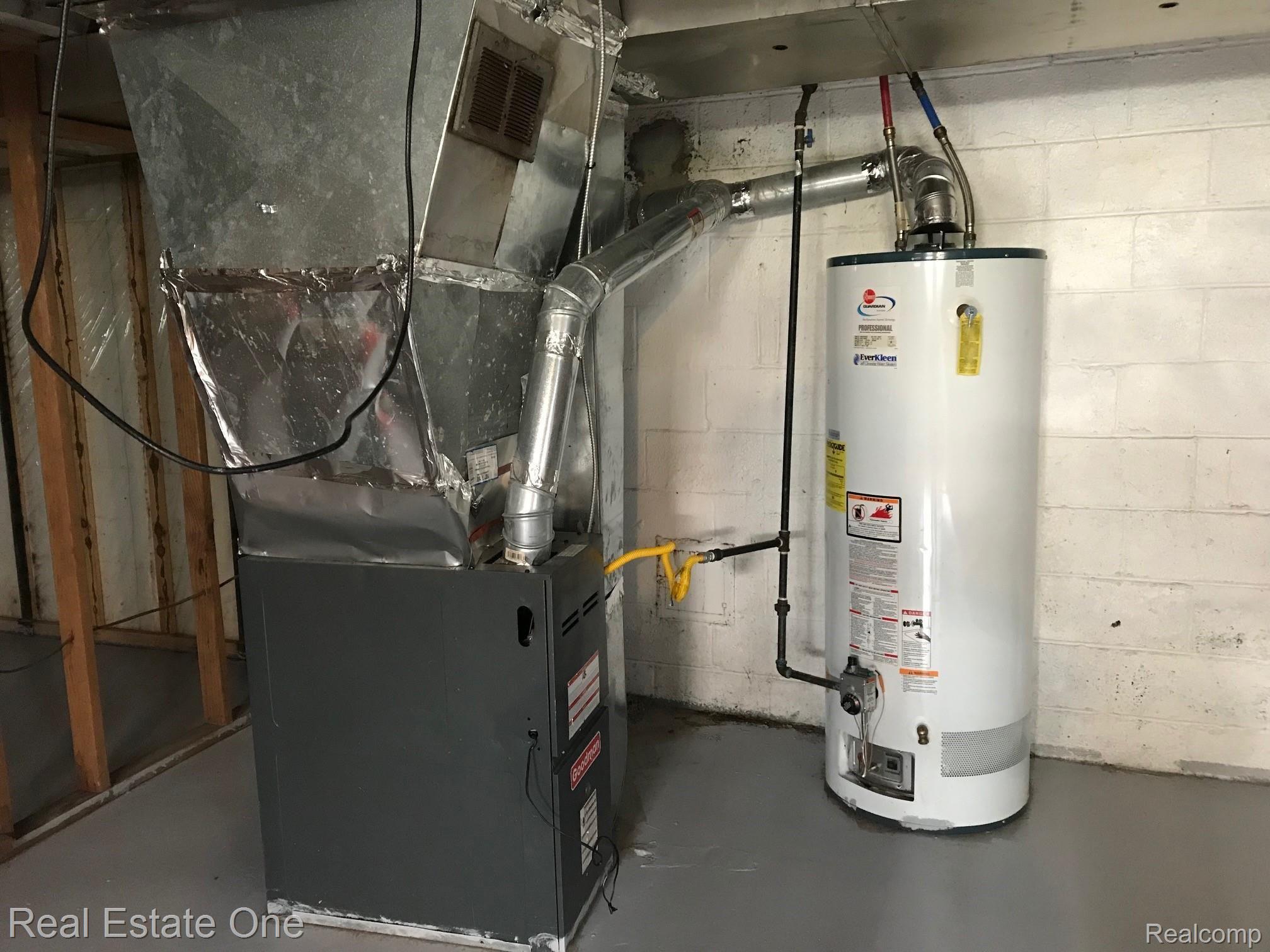 18807 Kelly Road Detroit, MI 48224 - Photo 12 of 12 Mechanics