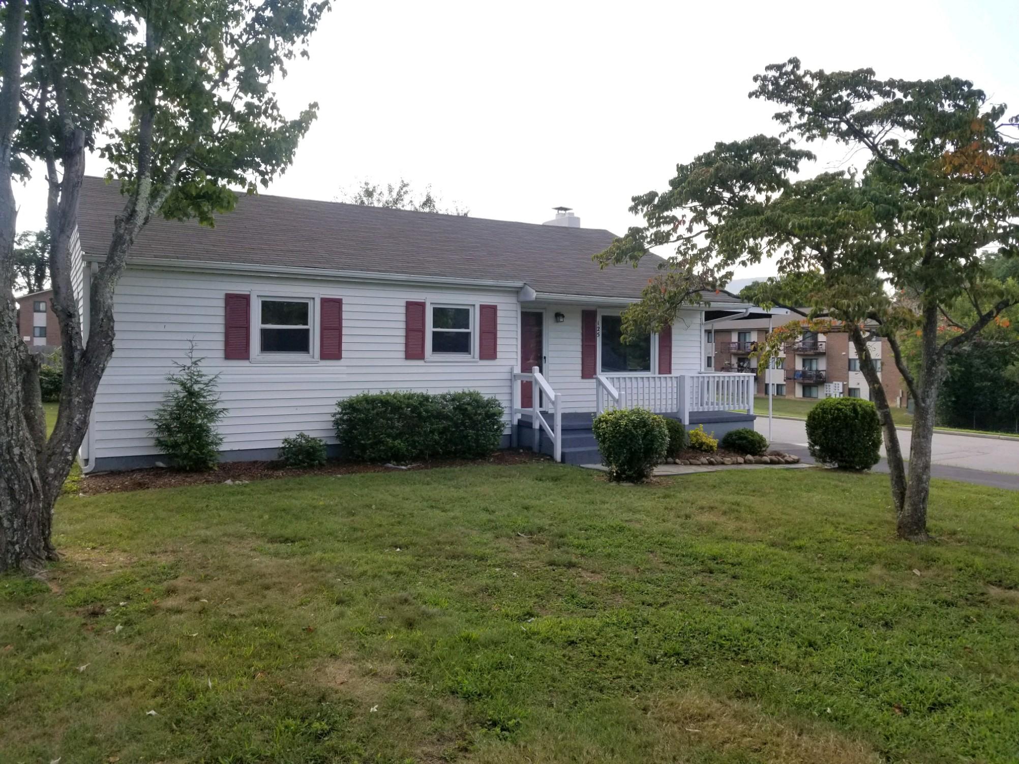 125 Barnett Road Salem, VA 24153 - Photo 22 of 24 125 front angle 2