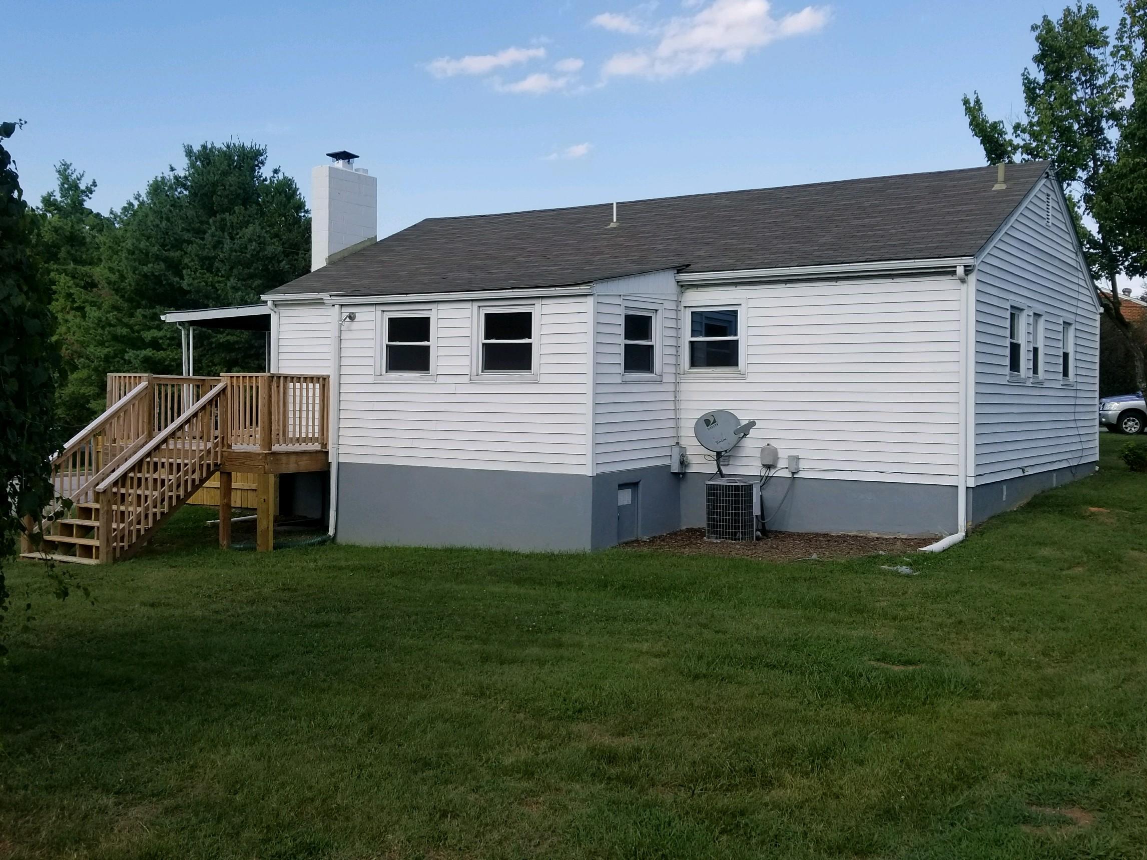 125 Barnett Road Salem, VA 24153 - Photo 5 of 24 125 back