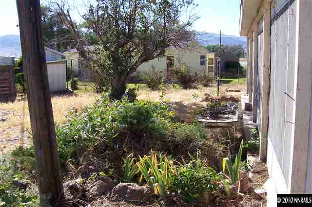 375 Zolezzi Lane Reno, NV 89511 - Photo 7 of 9 a view of backyard of the house