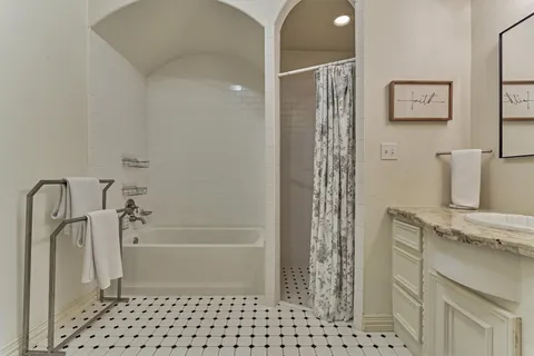 $1,299,900 | 106 Fairwater Drive, Montgomery, TX 77356