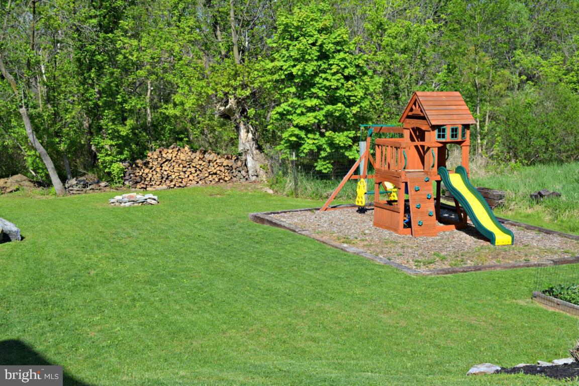 2250 Lebanon Road Manheim, PA 17545 - Photo 3 of 24