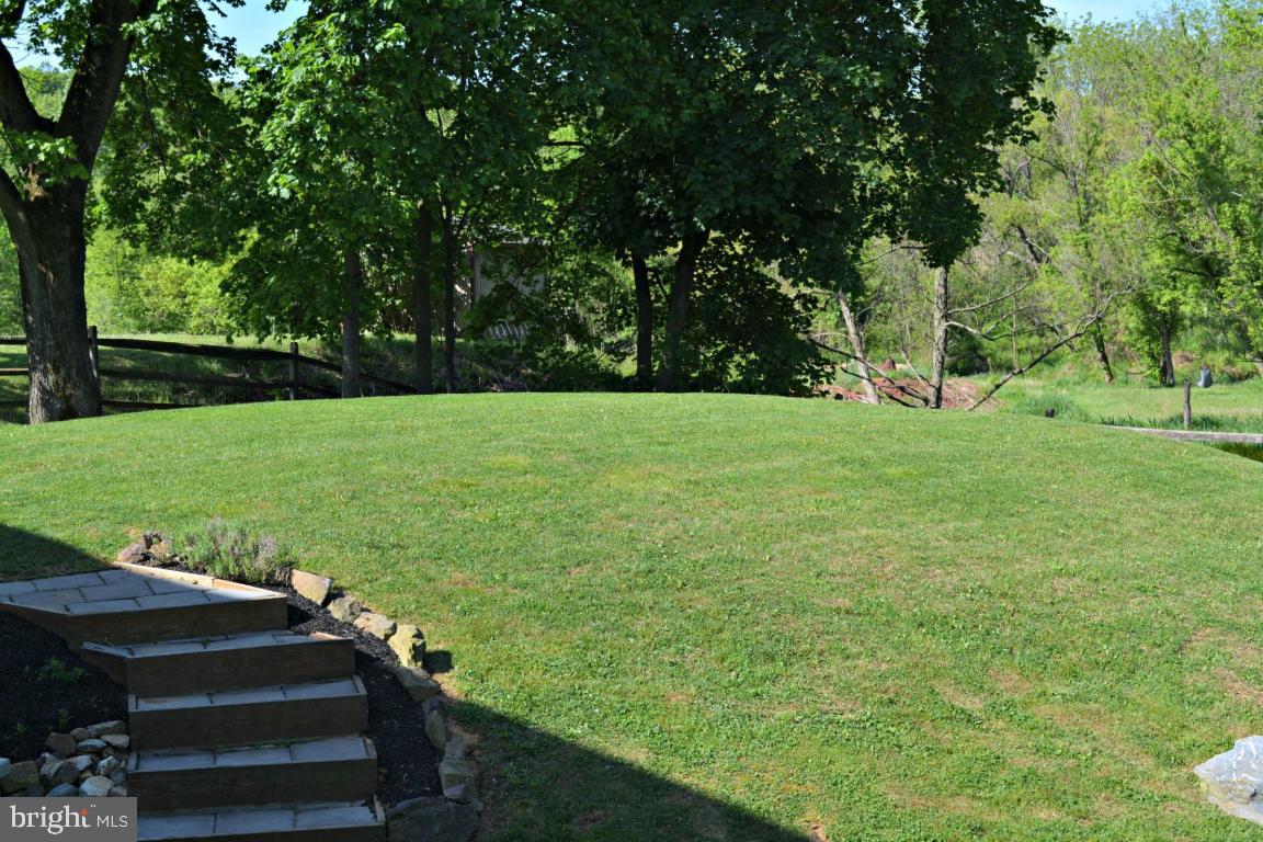 2250 Lebanon Road Manheim, PA 17545 - Photo 4 of 24