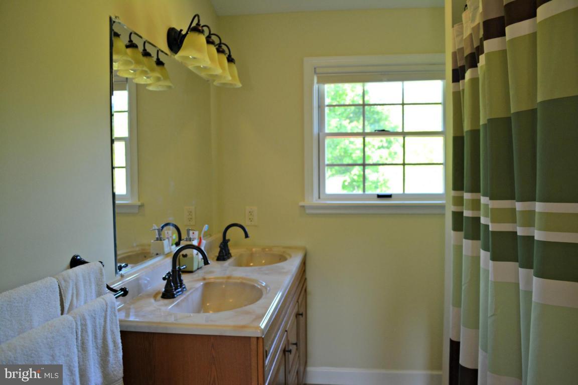 2250 Lebanon Road Manheim, PA 17545 - Photo 10 of 24