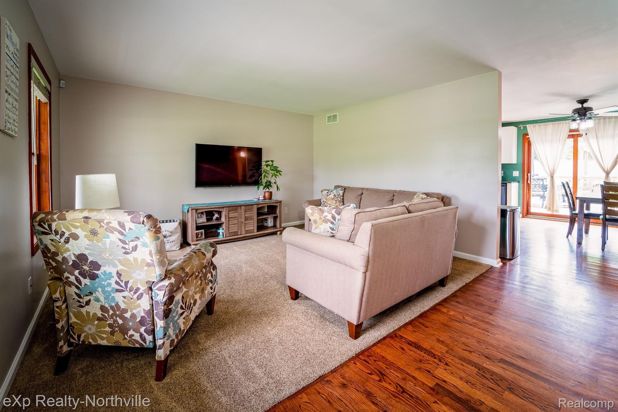 14038 Beech Daly Road Taylor, MI 48180 - Photo 13 of 38 14038 Beech Daly-25.jpg