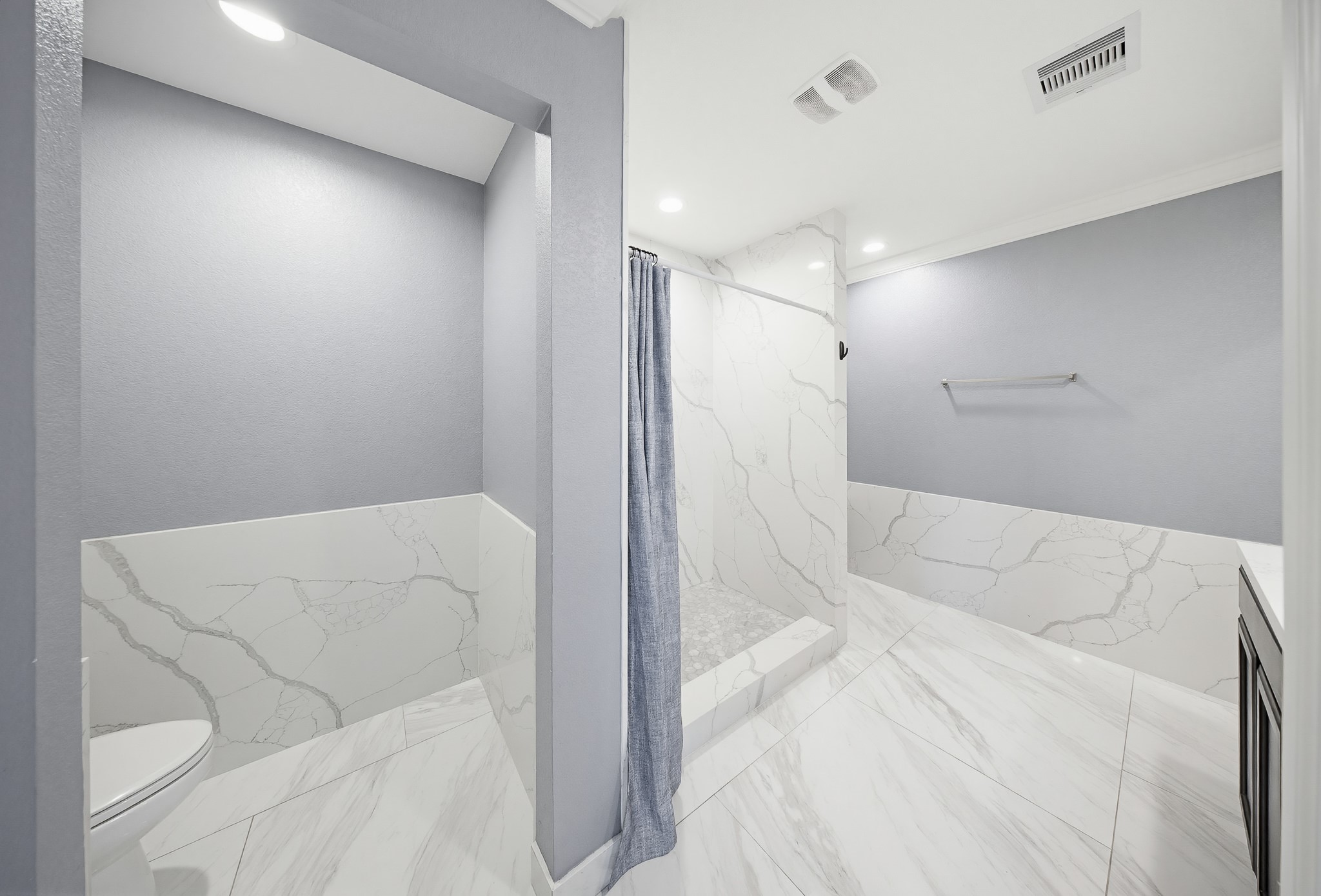 23210 Barberry Crk Trail Spring, TX 77373 - Photo 12 of 33 a bathroom with a bathtub and shower