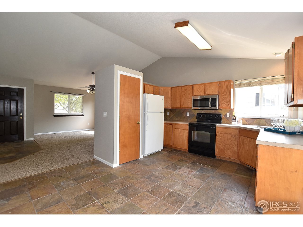 622 East 4th St Road Eaton, CO 80615 - Photo 11 of 40 Kitchen