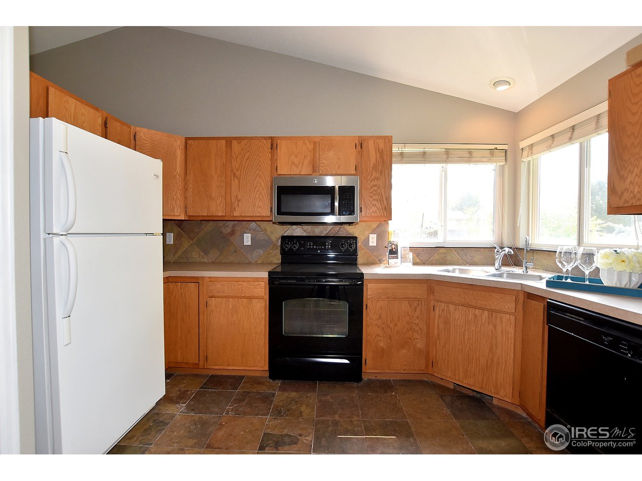 622 East 4th St Road Eaton, CO 80615 - Photo 13 of 40 kitchen