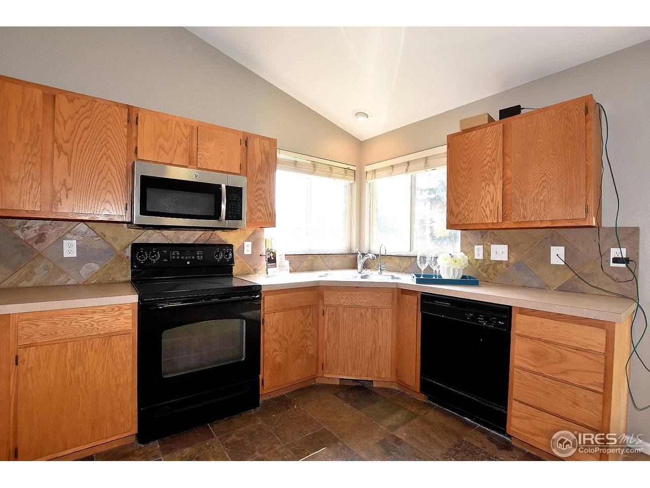 622 East 4th St Road Eaton, CO 80615 - Photo 14 of 40 kitchen