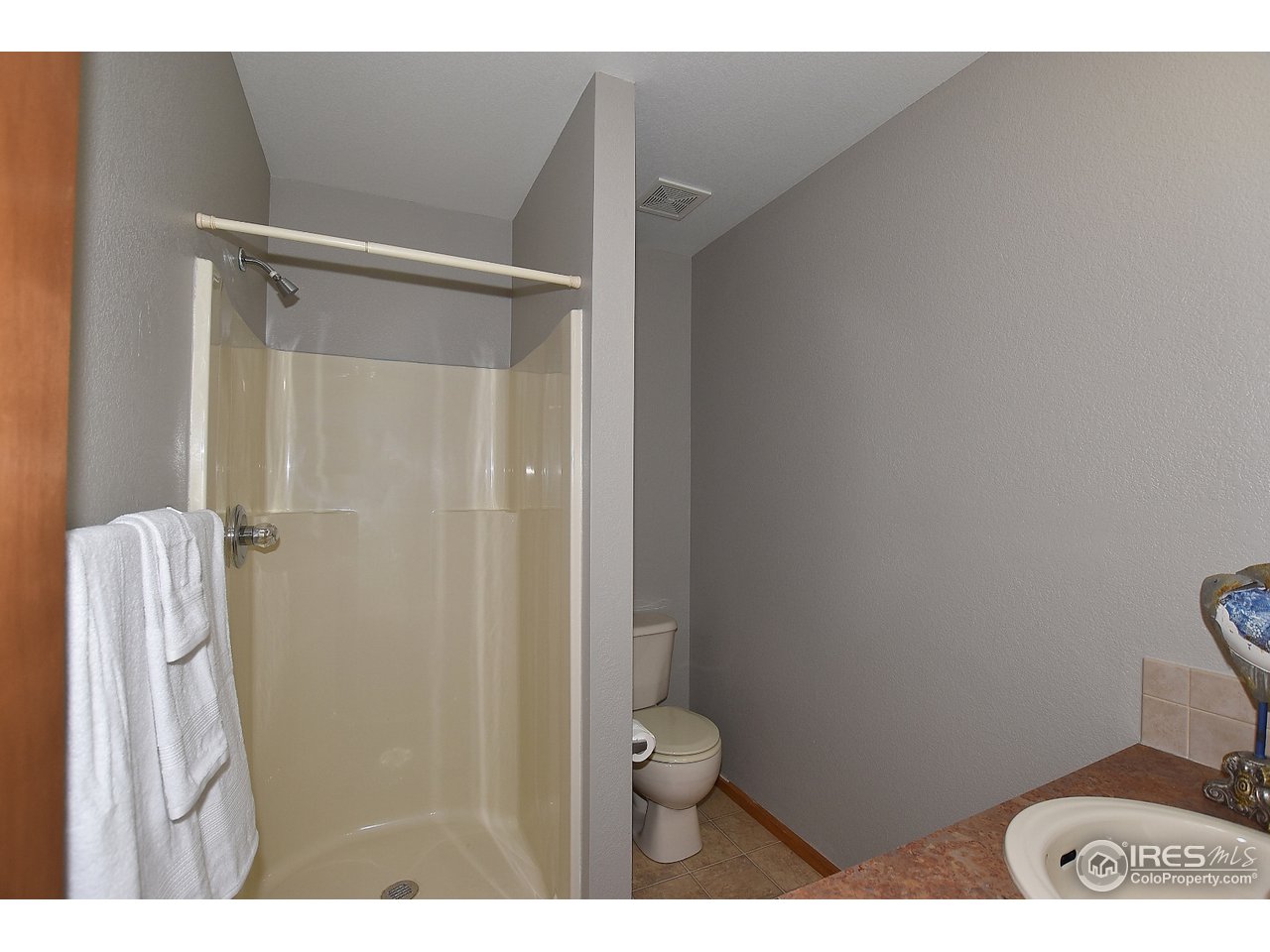 622 East 4th St Road Eaton, CO 80615 - Photo 21 of 40 Master bath