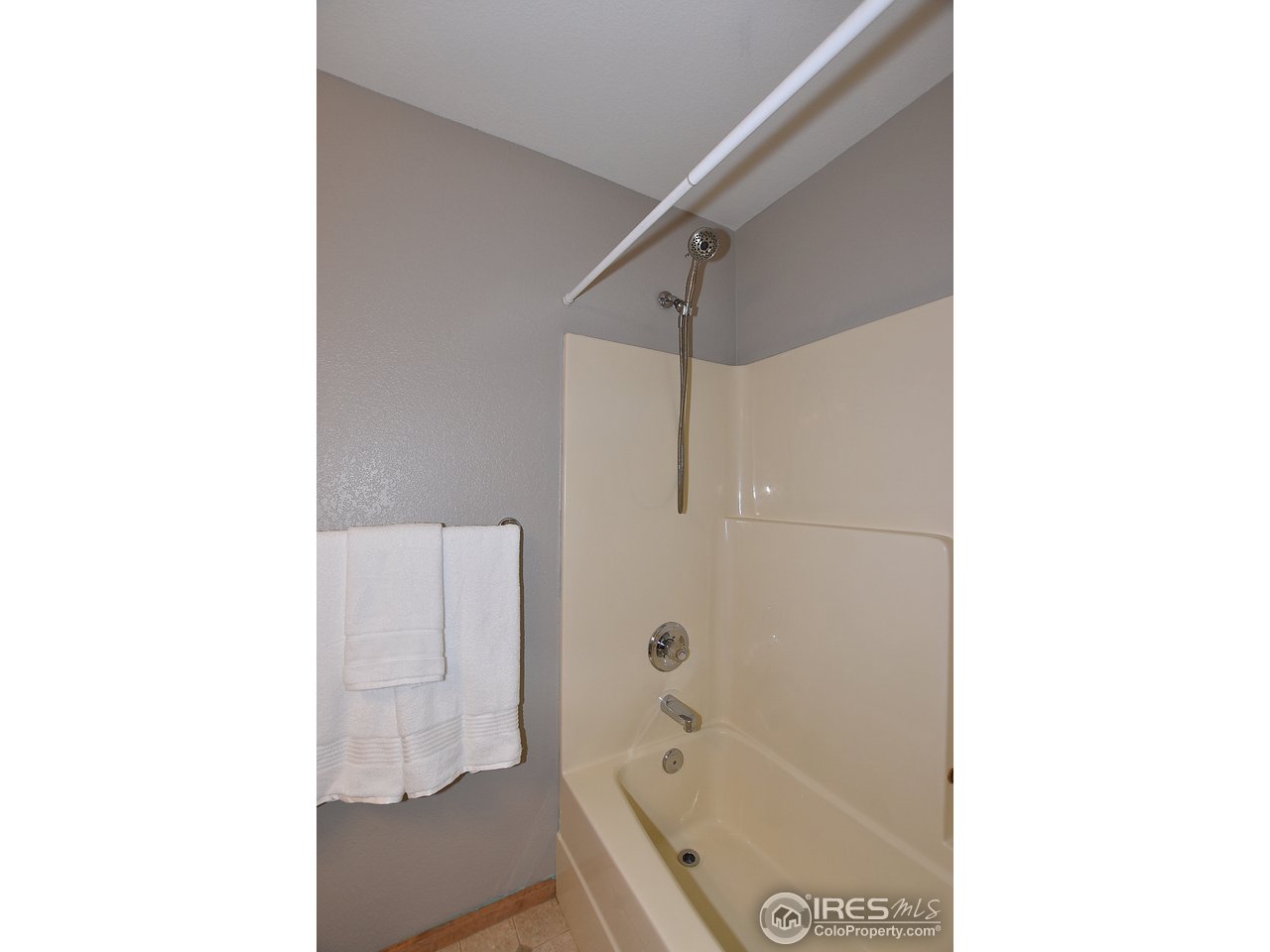 622 East 4th St Road Eaton, CO 80615 - Photo 25 of 40 Main bath
