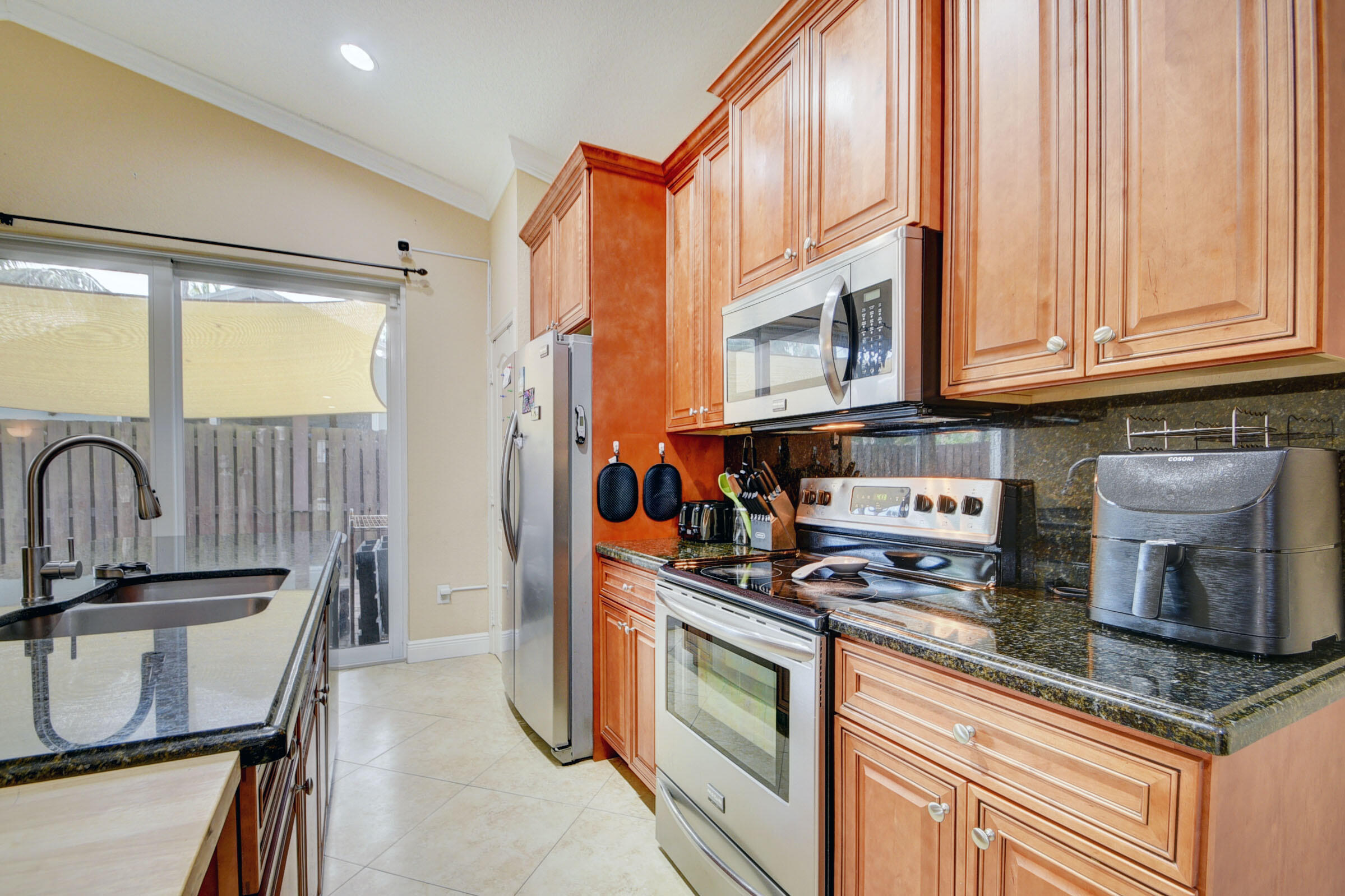3102 Shelby Way Palm Springs, FL 33461 - Photo 11 of 31 11_house (11)