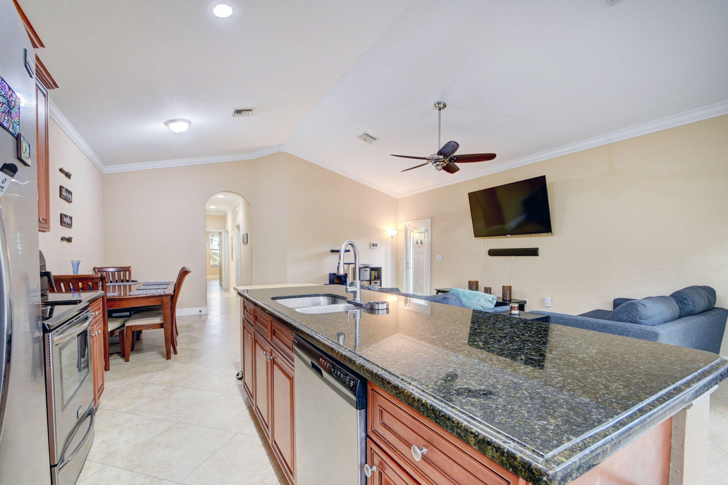 3102 Shelby Way Palm Springs, FL 33461 - Photo 12 of 31 12_house (12)