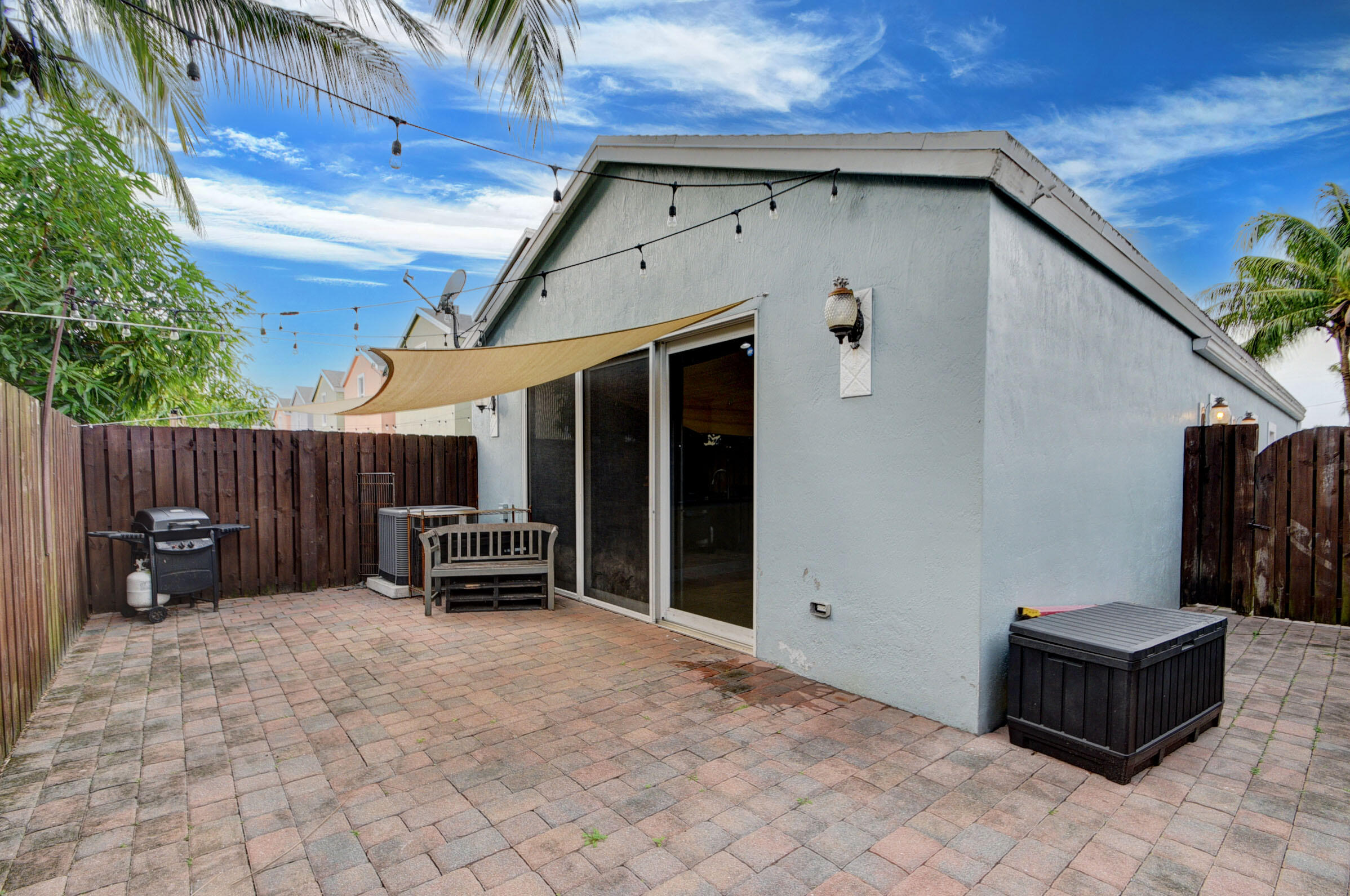 3102 Shelby Way Palm Springs, FL 33461 - Photo 28 of 31 28_house (28)