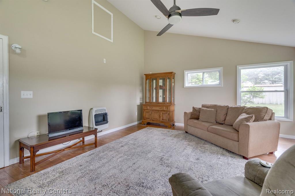 3787 Rohr Road Lake Orion, MI 48359 - Photo 16 of 29 Gallery Image 16