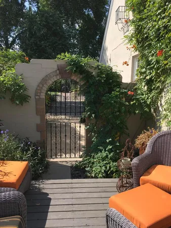 $2,200 | 326 West Granada Road, Phoenix, AZ 85003