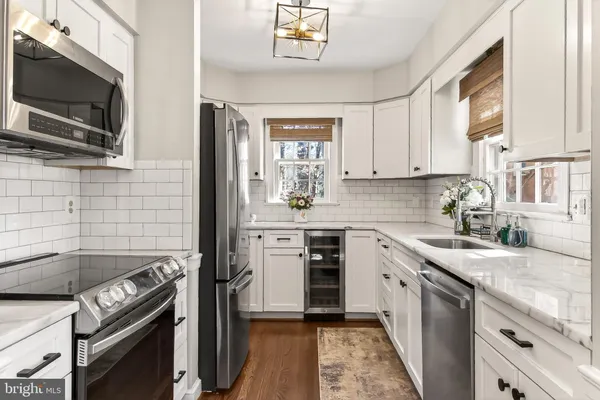 $685,000 | 7994 Hidden Bridge Drive, Springfield, VA 22153