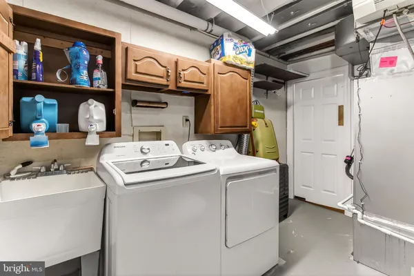 $685,000 | 7994 Hidden Bridge Drive, Springfield, VA 22153