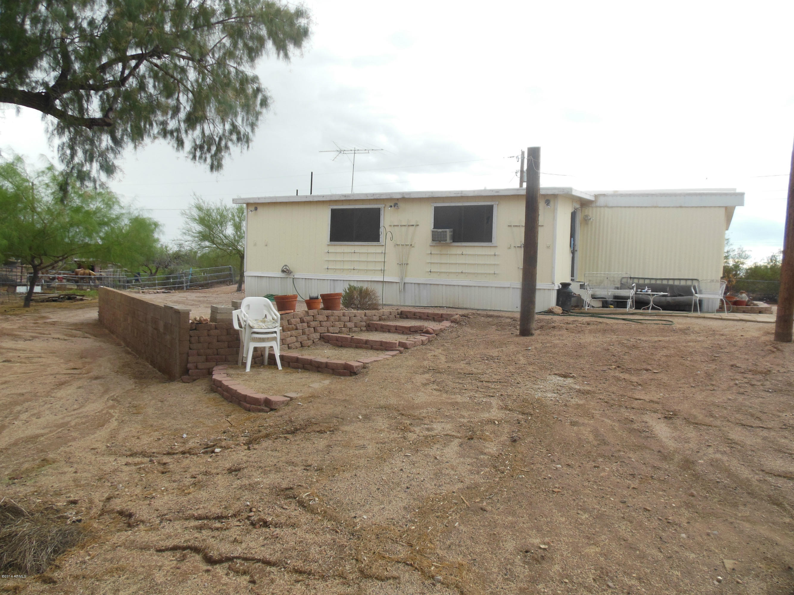 340 South Wickiup Road Apache Junction, AZ 85119 - Photo 3 of 9 Front of mobile