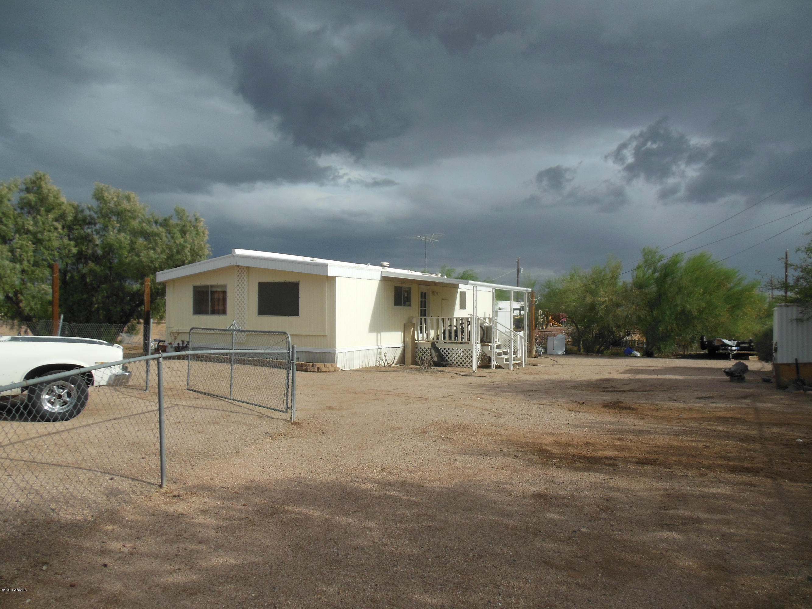 340 South Wickiup Road Apache Junction, AZ 85119 - Photo 4 of 9 Backside of mobile and lot