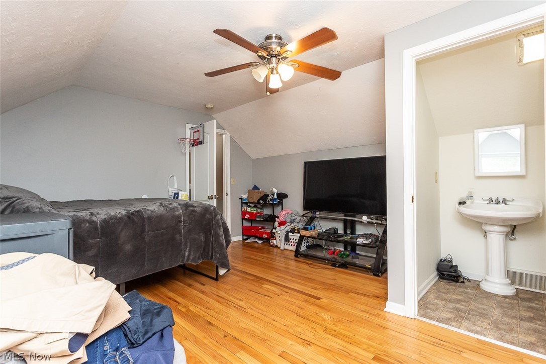 7110 Pearl Road Cleveland, OH 44130 - Photo 29 of 32 Gallery Image 29