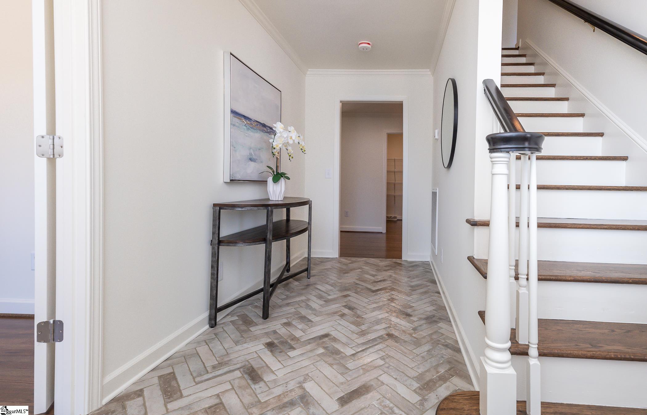 108 West Queen Ann Road Greenville, SC 29615 - Photo 3 of 34