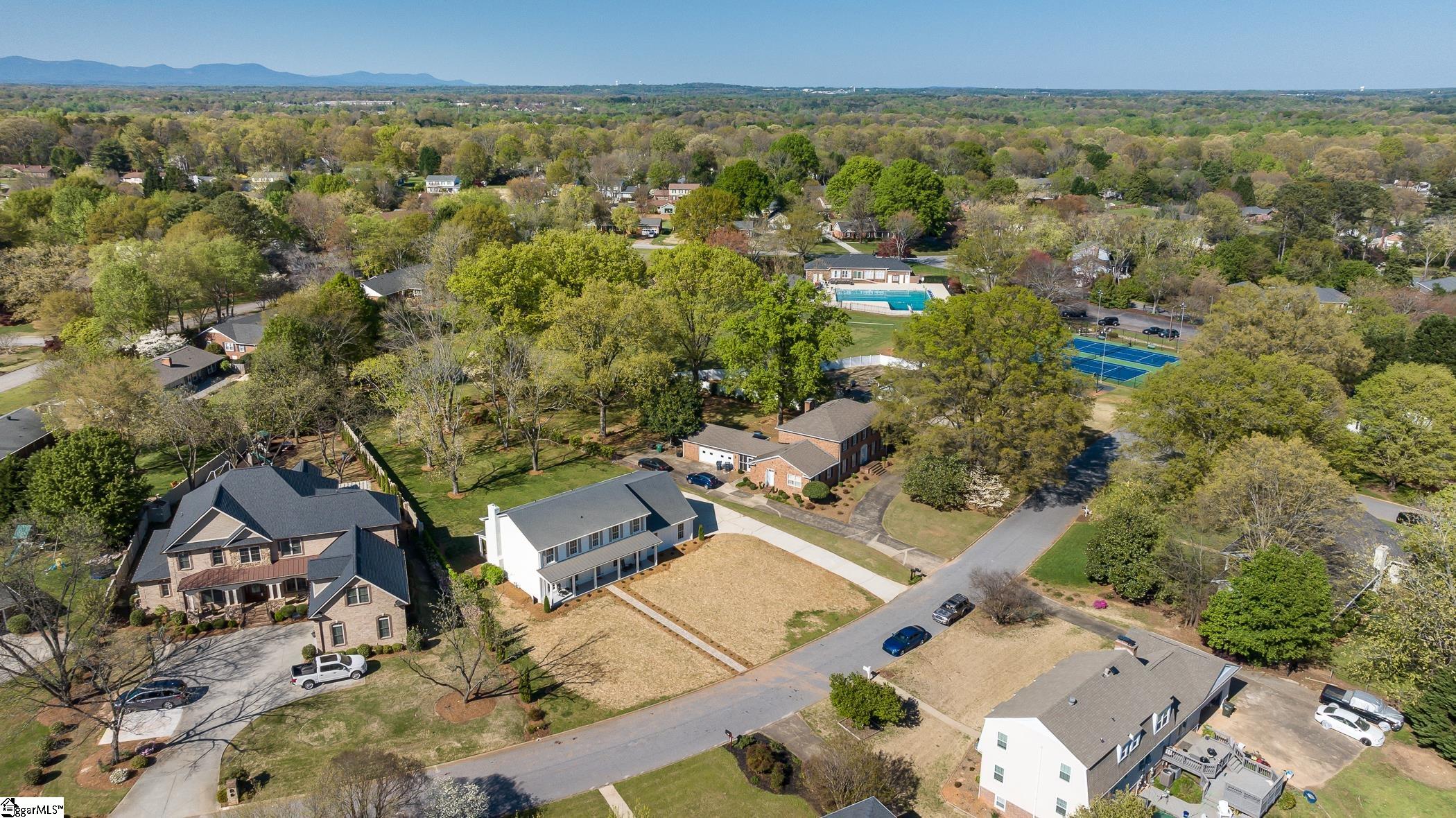 108 West Queen Ann Road Greenville, SC 29615 - Photo 32 of 34