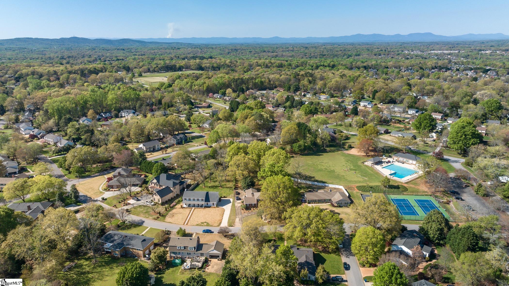 108 West Queen Ann Road Greenville, SC 29615 - Photo 33 of 34