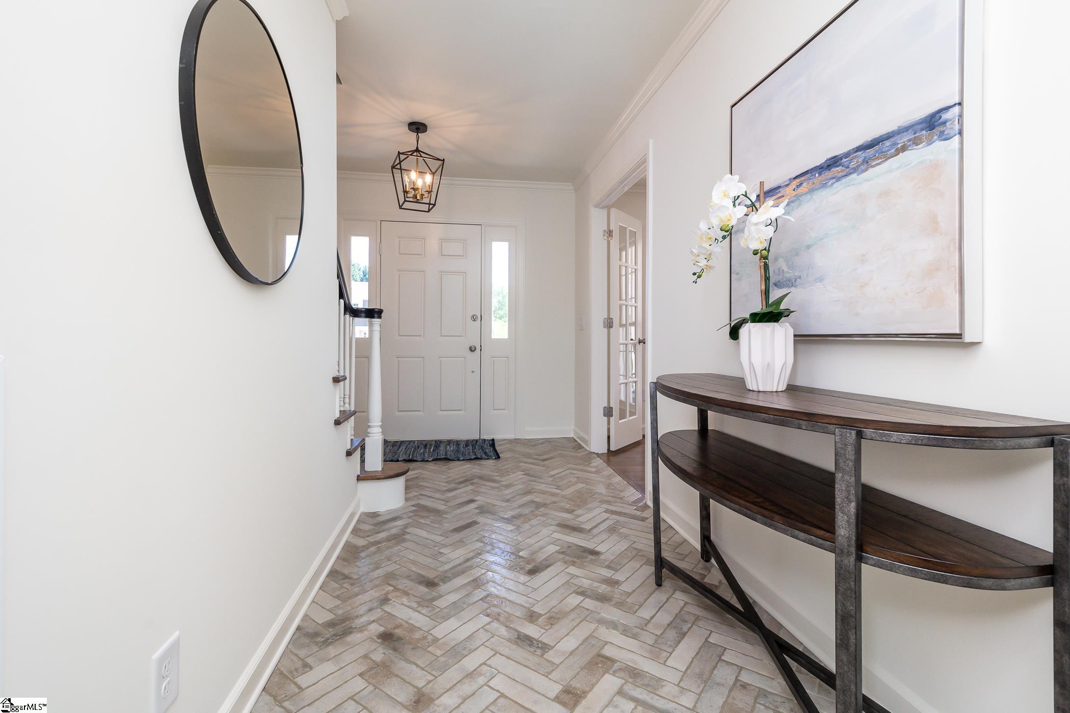 108 West Queen Ann Road Greenville, SC 29615 - Photo 4 of 34