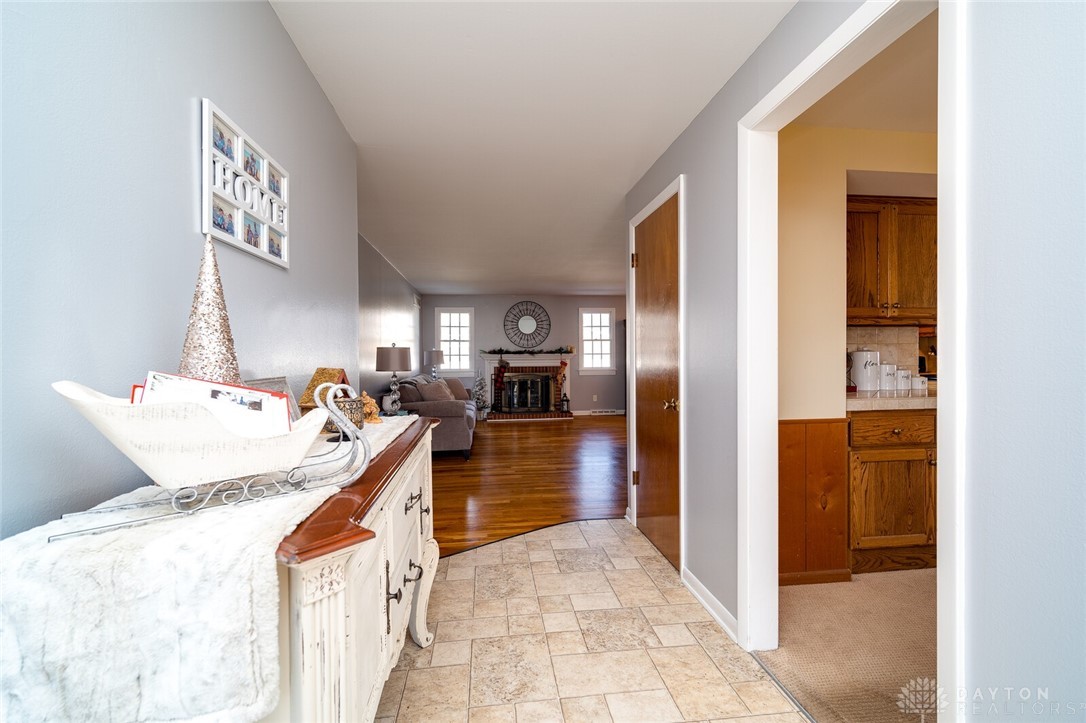 2333 Springmill Road Dayton, OH 45440 - Photo 7 of 49 Gallery Image 7