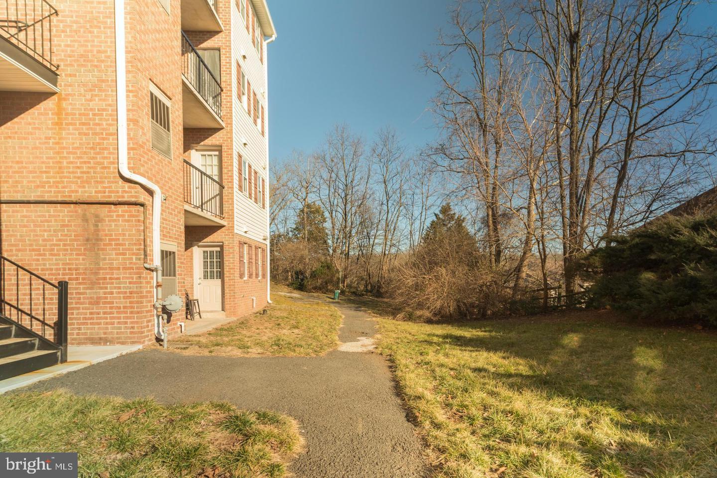 14801 Rydell Road, Unit 102 Centreville, VA 20121 - Photo 14 of 16