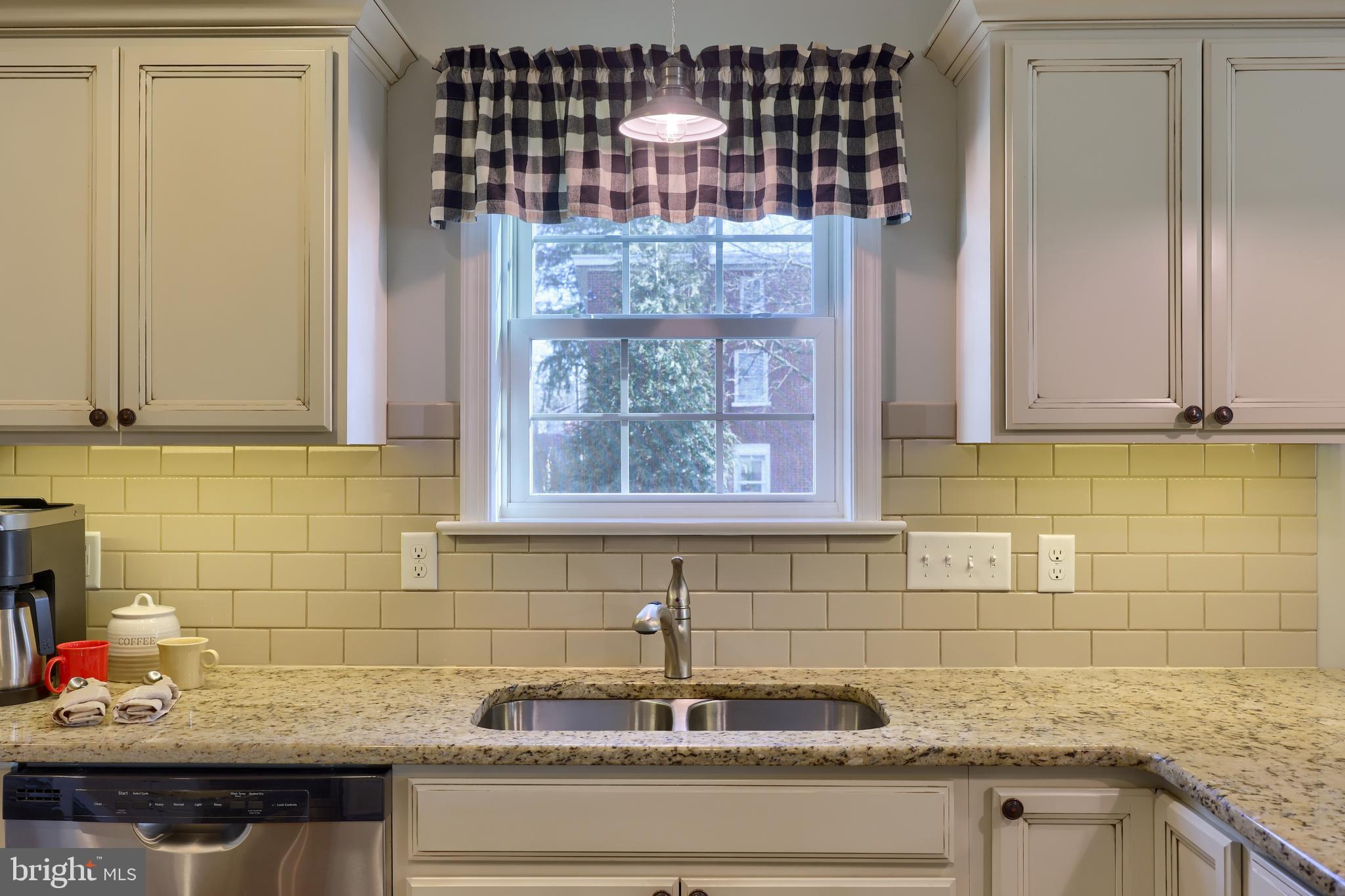 36 Katherines Way Lancaster, PA 17602 - Photo 12 of 49 Kitchen