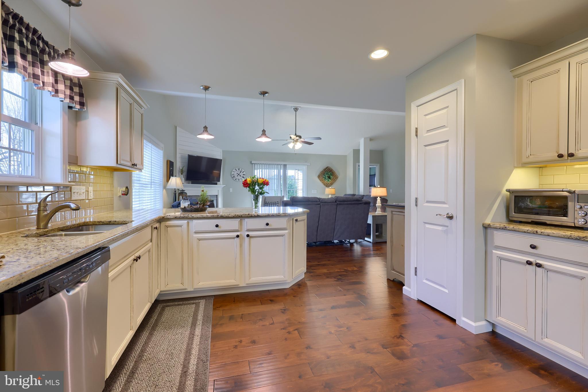 36 Katherines Way Lancaster, PA 17602 - Photo 15 of 49 Kitchen