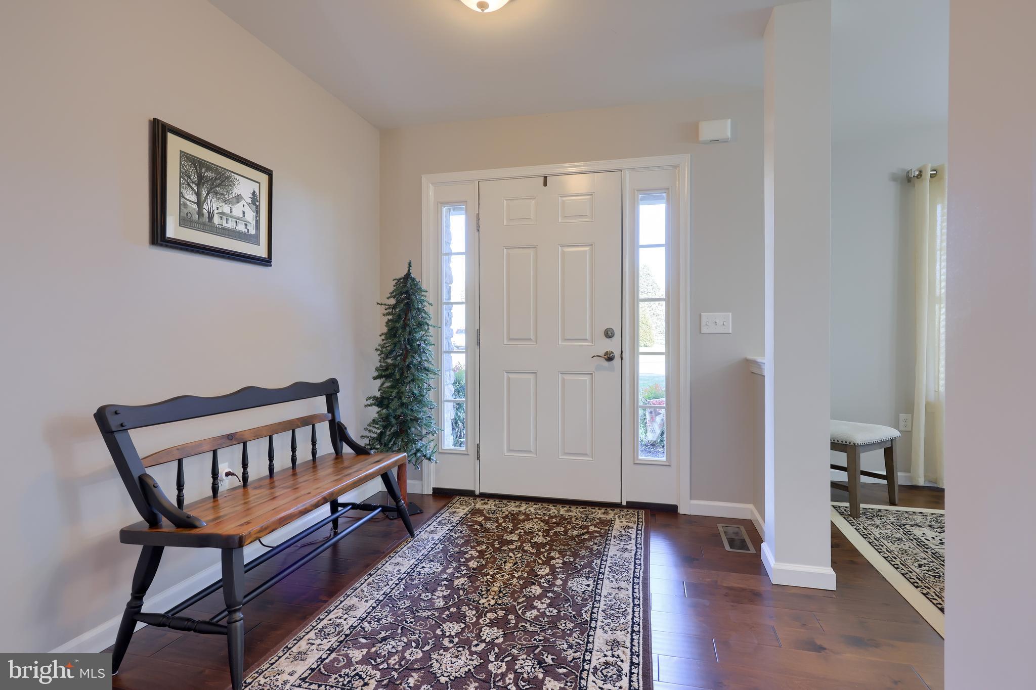 36 Katherines Way Lancaster, PA 17602 - Photo 2 of 49 Entrance Foyer